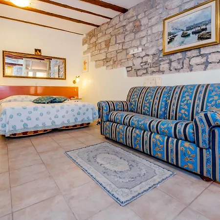 招待所 Sotto I Volti Centro Storico 罗维尼