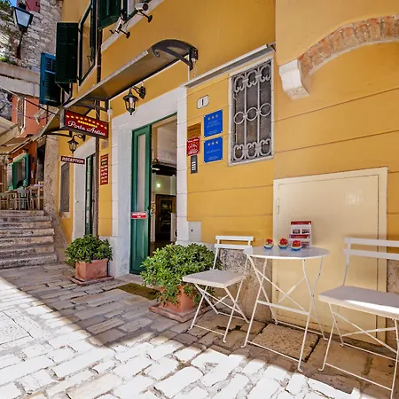 招待所 Sotto I Volti Centro Storico