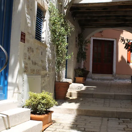 Sotto I Volti Centro Storico 招待所 3*