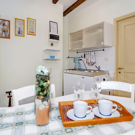 招待所 Sotto I Volti Centro Storico