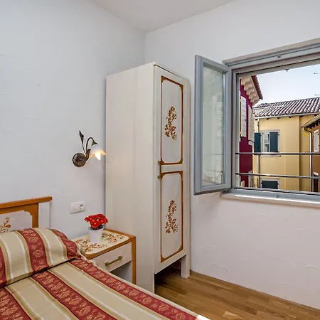 招待所 Sotto I Volti Centro Storico 3*