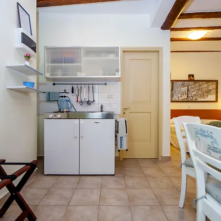 招待所 Sotto I Volti Centro Storico 罗维尼