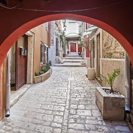 Sotto I Volti Centro Storico 招待所 3*