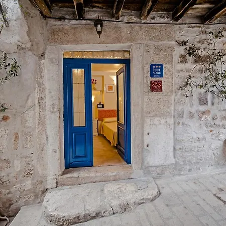 招待所 Sotto I Volti Centro Storico 3*