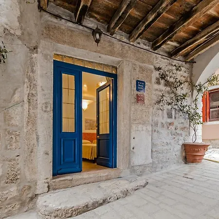 Sotto I Volti Centro Storico 招待所 罗维尼