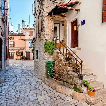 Sotto I Volti Centro Storico 3* 罗维尼