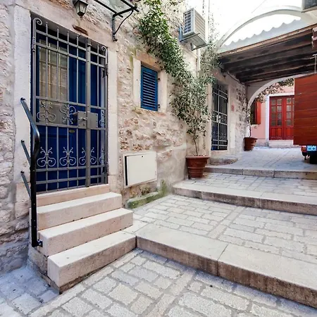 招待所 Sotto I Volti Centro Storico 3*