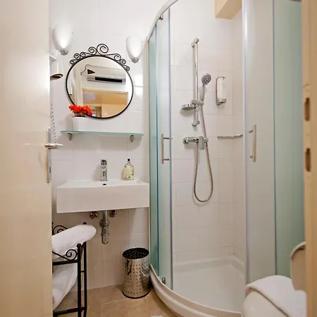 Sotto I Volti Centro Storico 招待所 3*